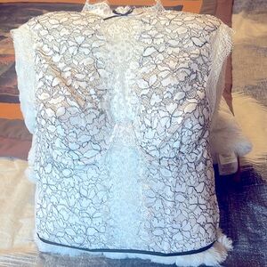 Elegant Lace Women's Top with Bra built-in - Black and White